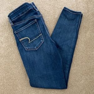 American Eagle Medium Wash Hi-Rise Jegging Size 2